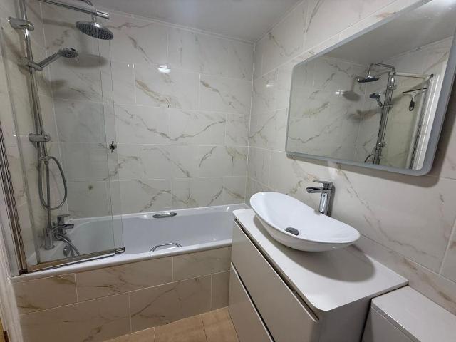 Apartment for rent in Carterhatch, Greater London