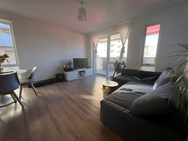 Apartment for rent in Gascoigne Estate, Greater London