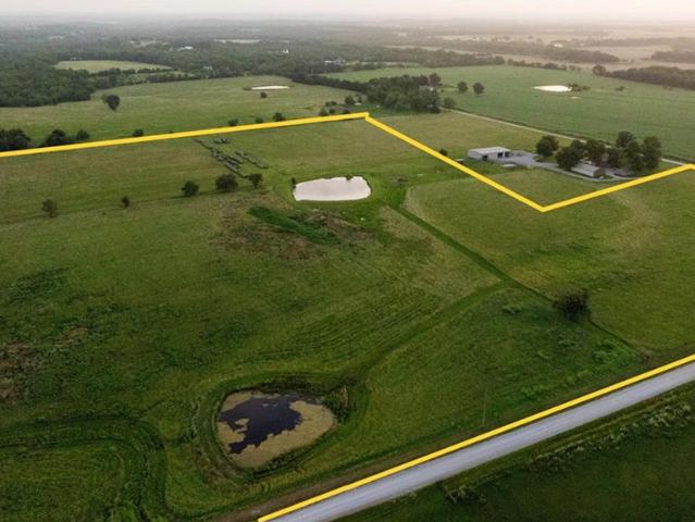 Farm for sale in Osawatomie, Miami County