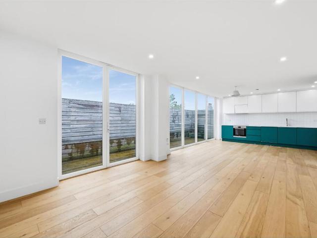 House for rent in Horn Park, Greater London