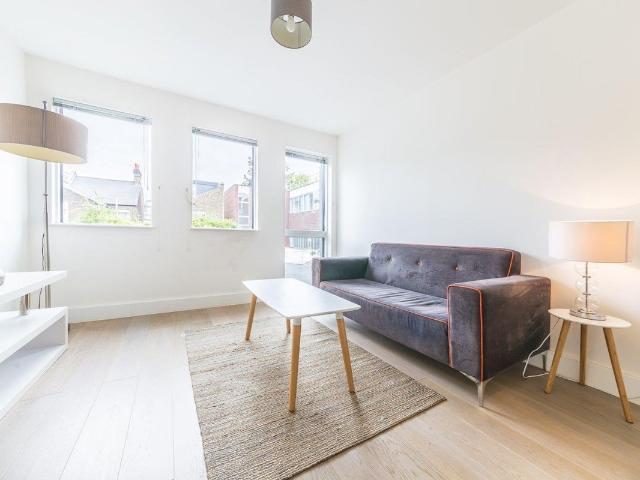 House for rent in Horn Park, Greater London