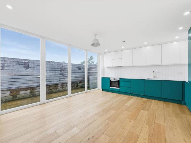 House for rent in Horn Park, Greater London