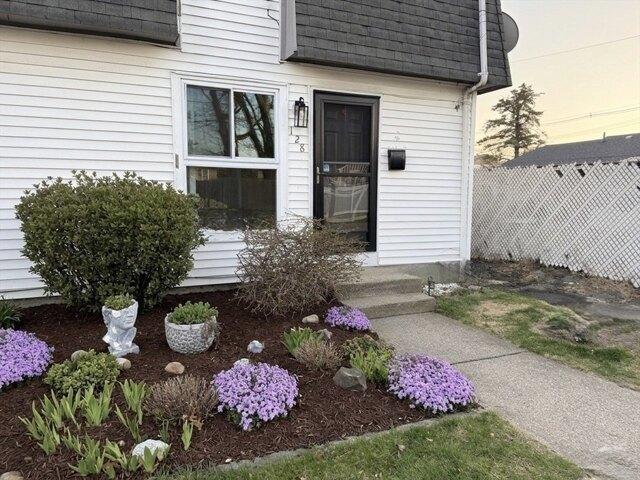 Condo for sale in Bristol, Massachusetts