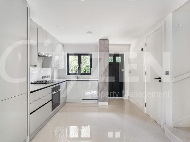 Apartment for rent in East Barnet, Greater London