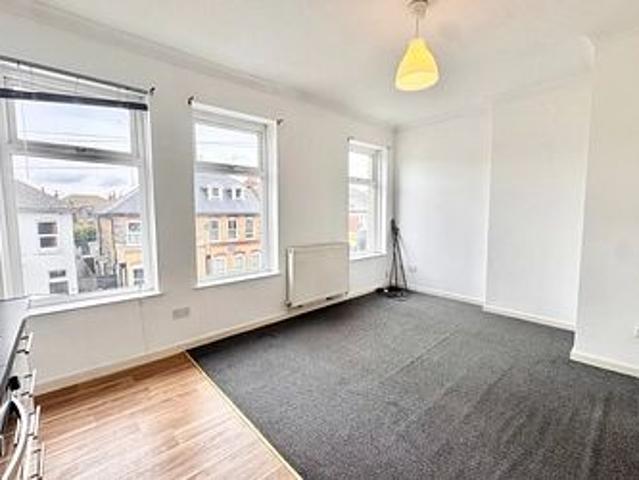 Apartment for rent in Upton, Acol