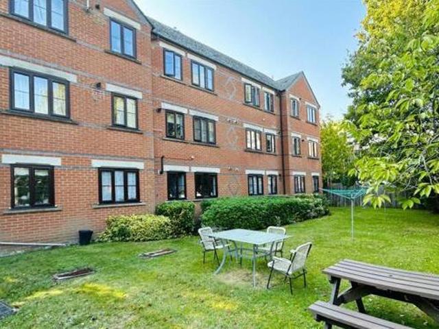 House for sale in Farnborough, Hampshire