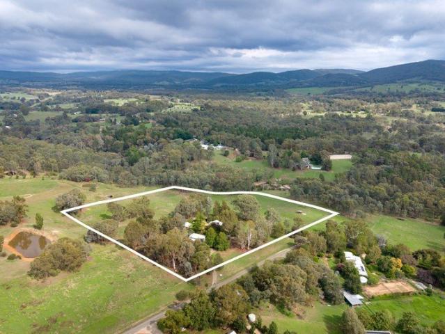 Cottage for sale in Osbornes Flat, Victoria