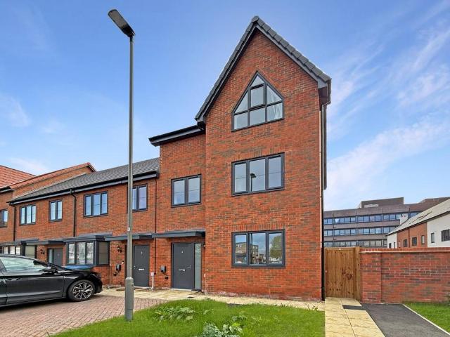 House for rent in Southcourt, Aylesbury