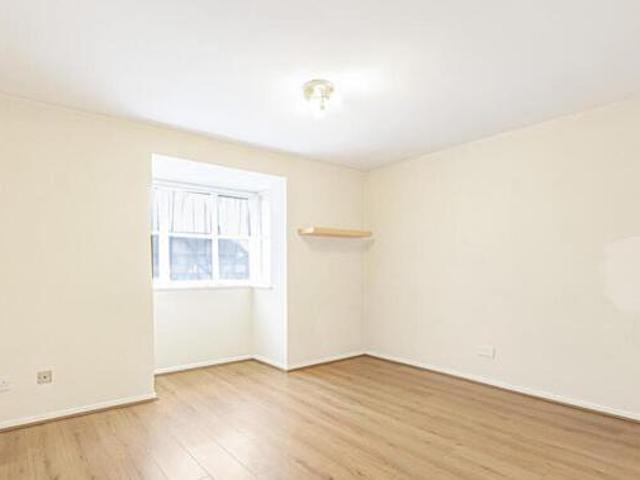 House for sale in Stone, Monks Orchard