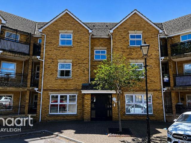 Apartment for rent in Laindon Cross, Basildon