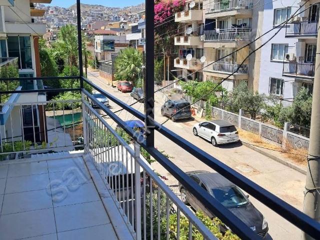 Bayrakli, İzmir içerisinde satılık mülk