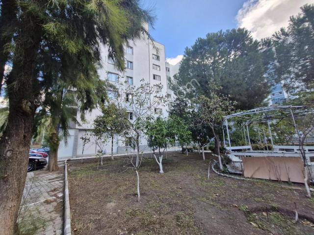 Bayrakli, İzmir içerisinde kiralık mülk