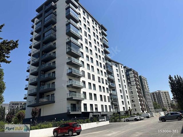 Bayrakli, İzmir içerisinde satılık mülk