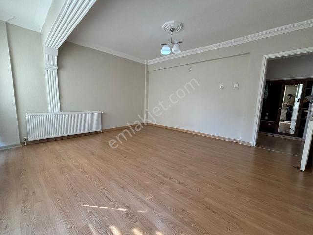 Bayrakli, İzmir içerisinde kiralık mülk
