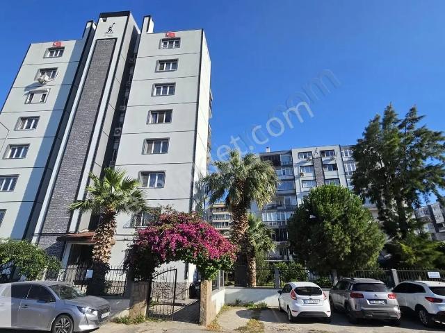 Bayrakli, İzmir içerisinde kiralık mülk
