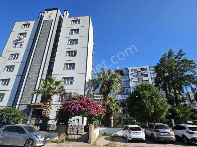 Bayrakli, İzmir içerisinde kiralık mülk