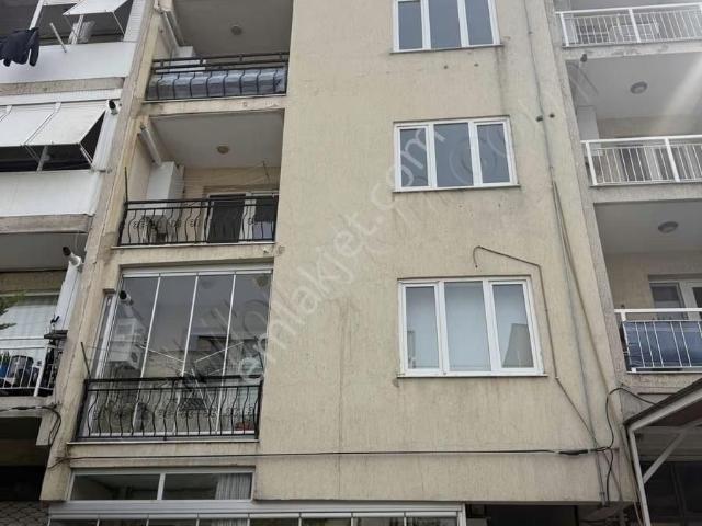 Bayrakli, İzmir içerisinde kiralık mülk