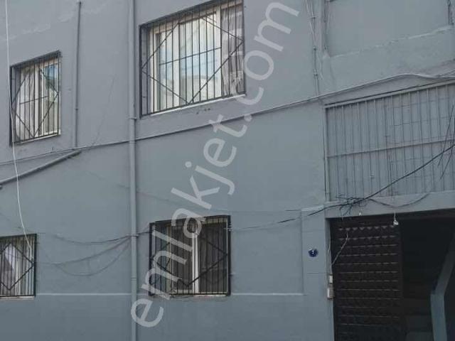 Bayrakli, İzmir içerisinde satılık Bina