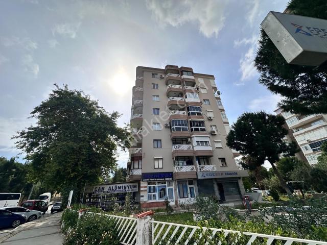 Bornova, İzmir içerisinde satılık mülk