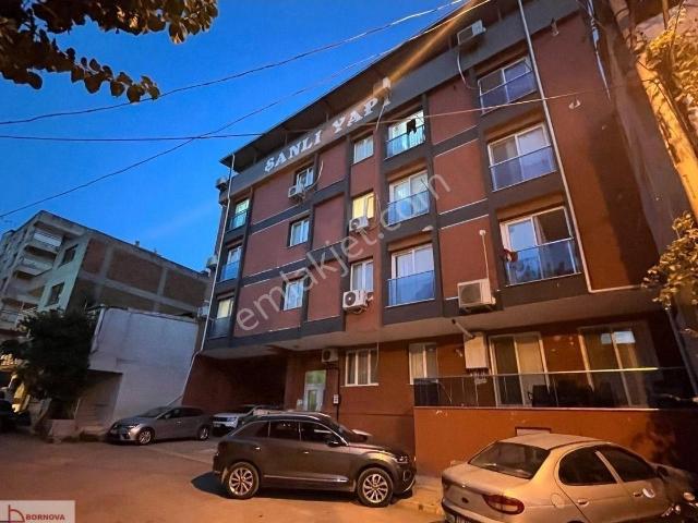 Bayrakli, İzmir içerisinde satılık mülk