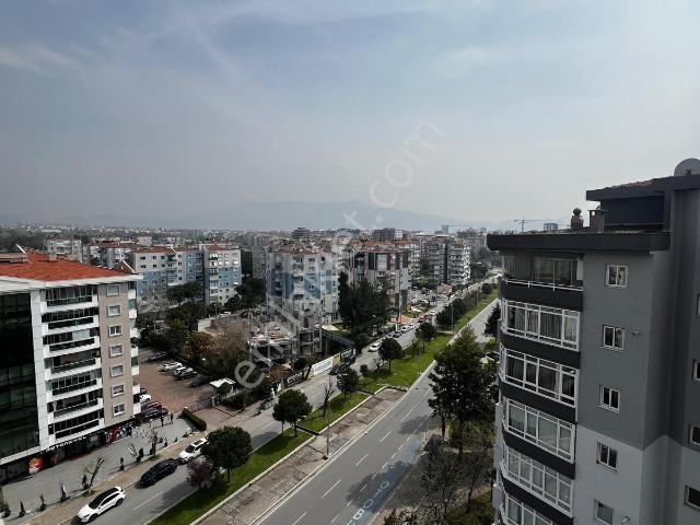 Bayrakli, İzmir içerisinde kiralık mülk