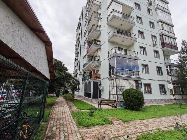 Bayrakli, İzmir içerisinde satılık mülk