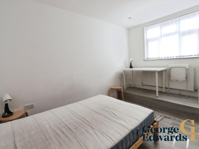 Room for rent in New Normanton, East Midlands