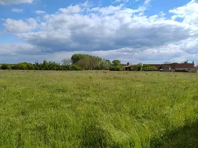 Terrain vente à Saint-Amand-Montrond, Osmery
