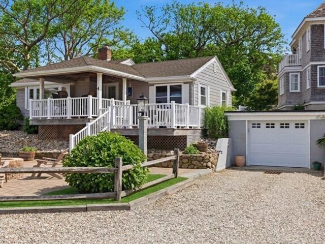 House for sale in Manomet, Massachusetts
