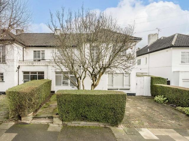 House for rent in London Borough of Barnet, Greater London