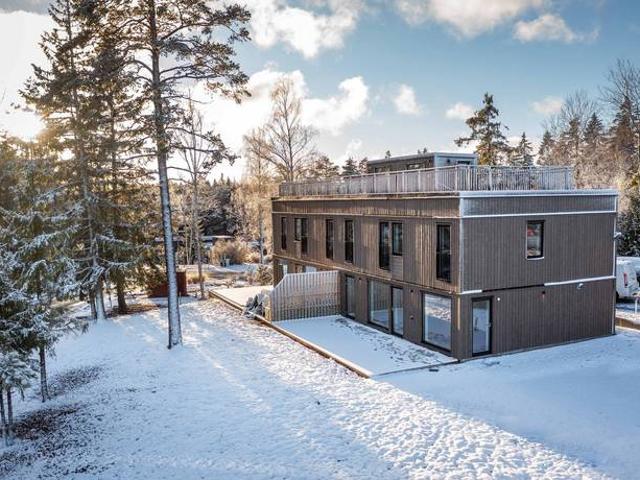 Tomt till salu i Huddinge, Stockholm