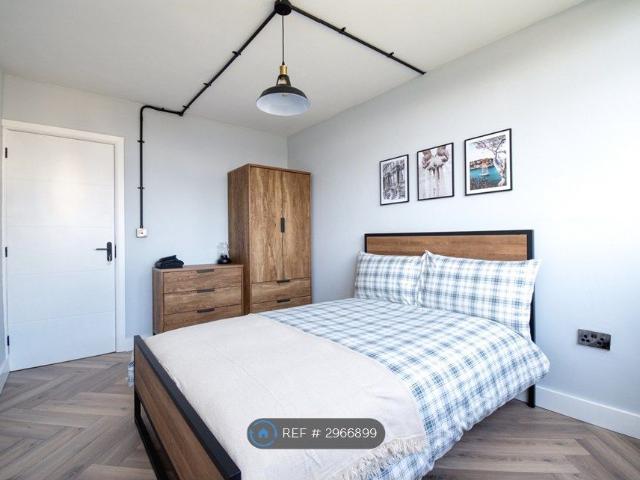 House for rent in Poplar Grove, Greater London
