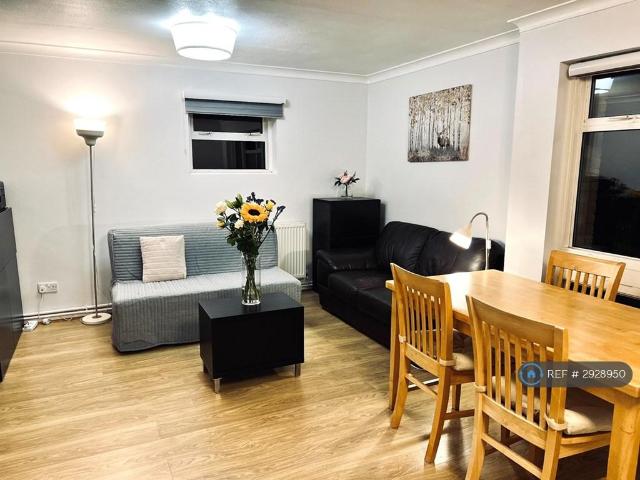 Apartment for rent in London Borough of Ealing, Hanwell