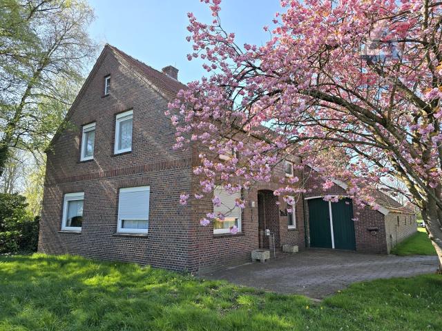 Villa kaufen in Uplengen, Niedersachsen