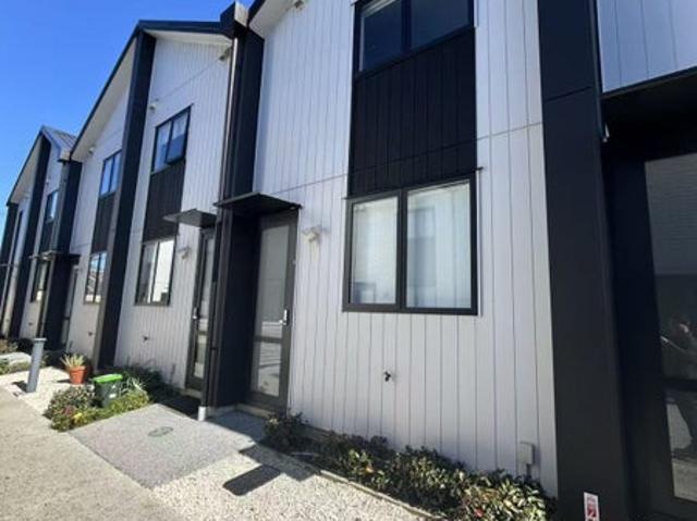House for rent in Owhata, Oroua County