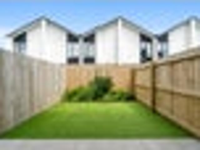 Townhouse for rent in Owhata