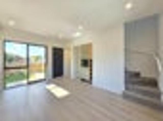 Townhouse for rent in Owhata