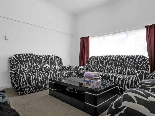 House for rent in Owhata