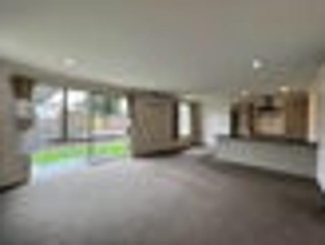 Townhouse for rent in Owhata, Oroua County