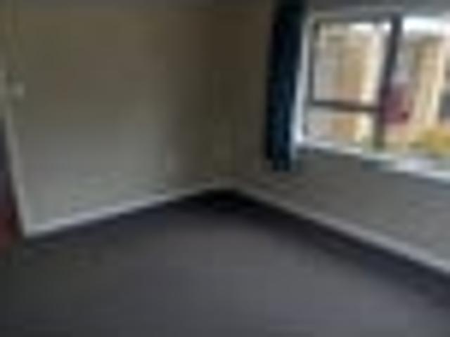 Townhouse for rent in Owhata