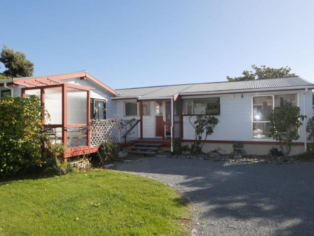 House for rent in Waikanae Beach, Wellington