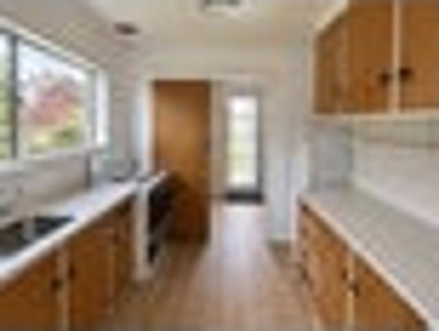 Apartment for rent in Ōtaki Town, Ōtaki