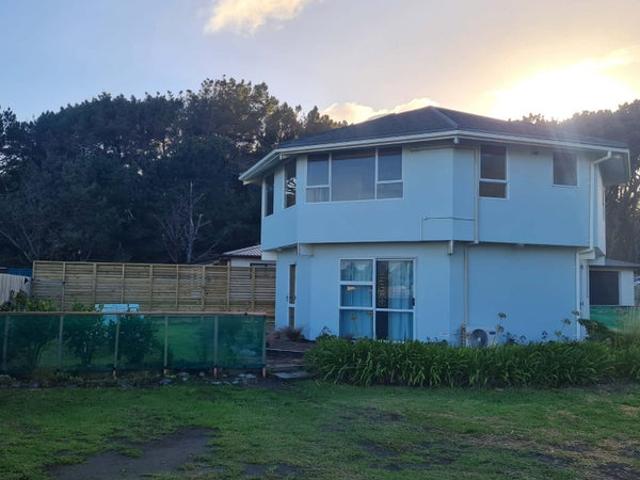 Apartment for rent in Otaki Beach, Wellington