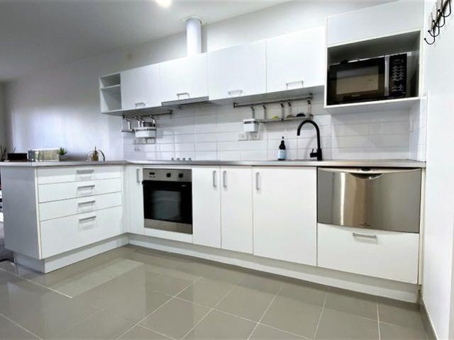 Apartment for rent in Paremoremo, Oroua County