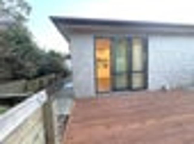 House for rent in Paremoremo, Oroua County