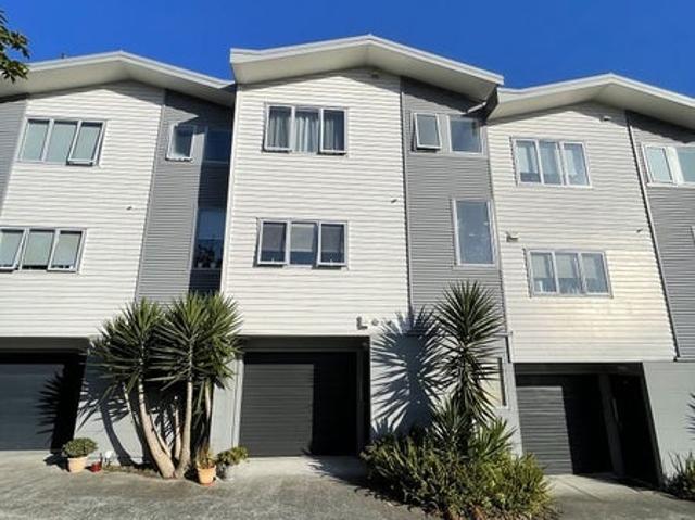 House for rent in Oteha, Upper Harbour