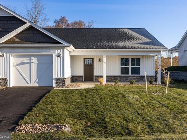 Townhouse for sale in Hedgesville, West Virginia