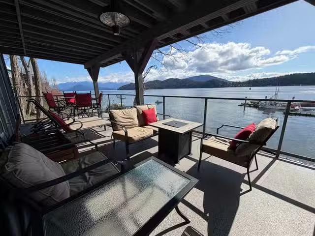 House for sale in Gibsons, British Columbia