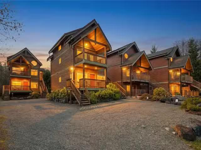 House for sale in Clayoquot, British Columbia
