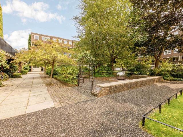 Apartment for rent in London Borough of Hounslow, Greater London